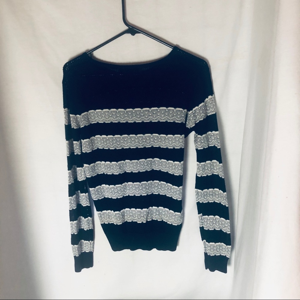 FOREVER 21 - Long Sleeve Striped Sweater